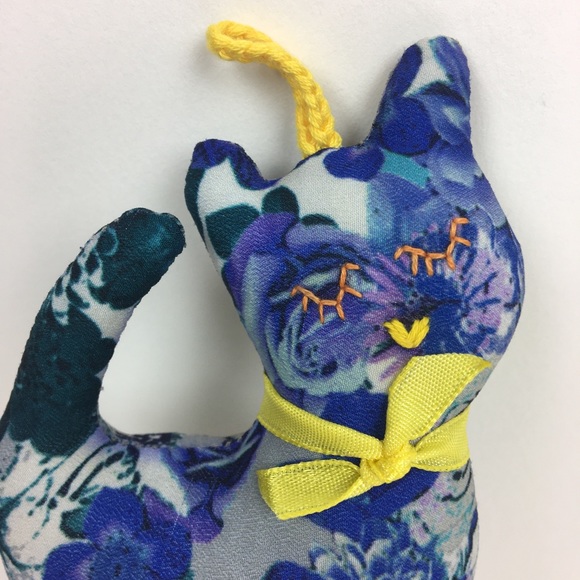 Pair of handmade cats 🐱 keychain ornaments - Picture 2 of 7